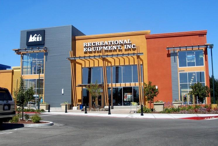 rei, gun control, vista, suspending sales