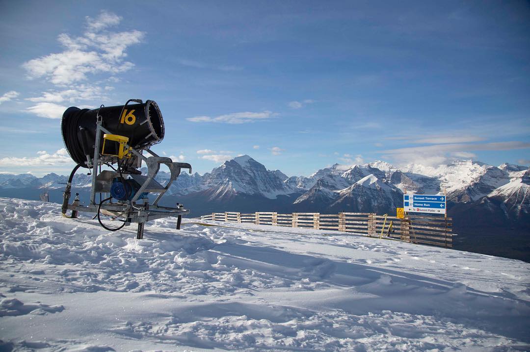 Snowmaking fan gun in the mountains