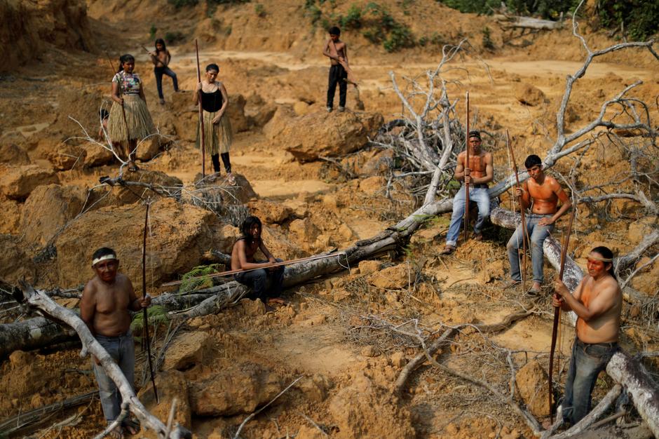 Brazil's indigenous people fighting the fires 