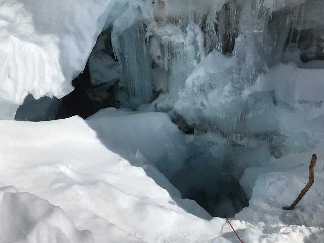 Shasta, rescue, crevasse, california