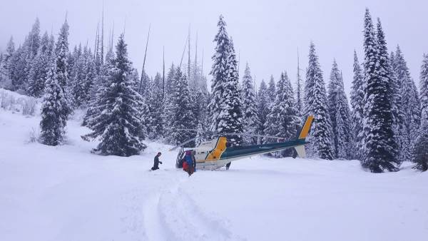 Snowboarders rescued