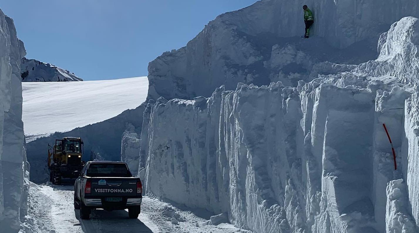 Norway, fonna glacier, opening