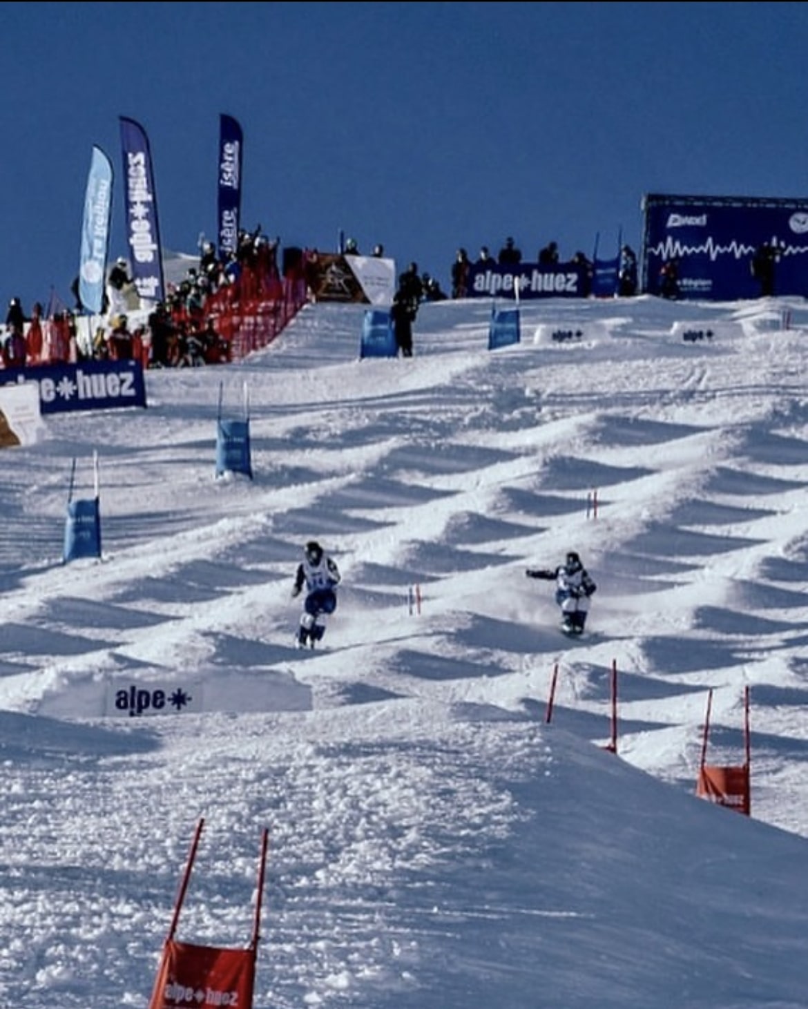 Dual moguls