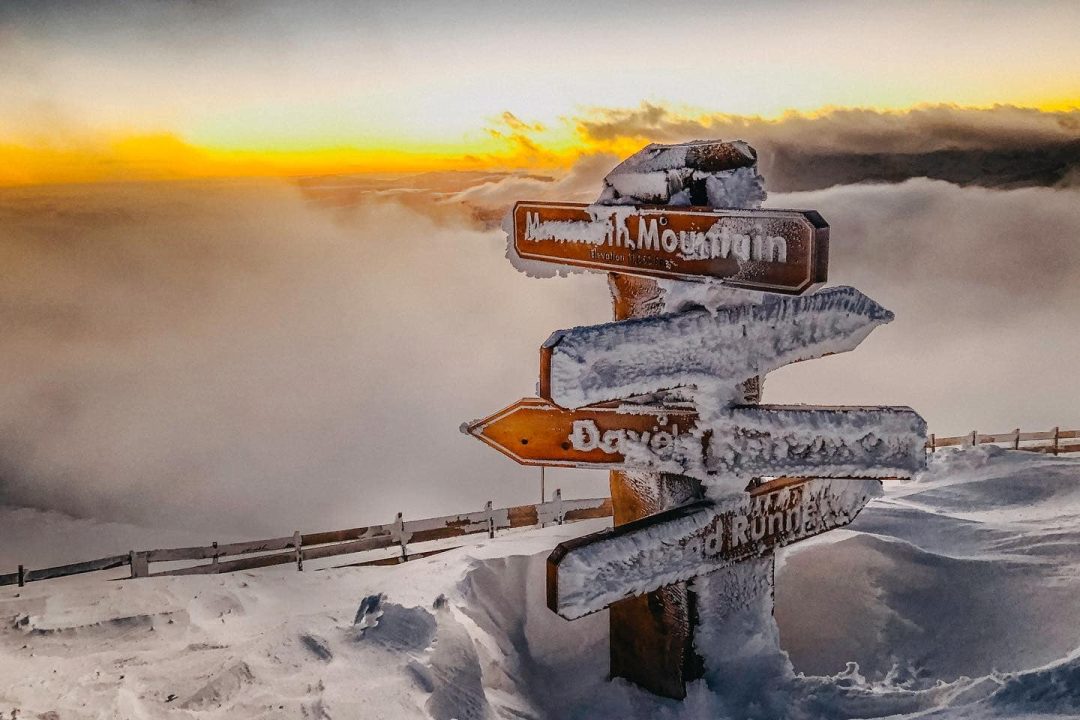 Picture of the sign at the top of Mammoth Mountain