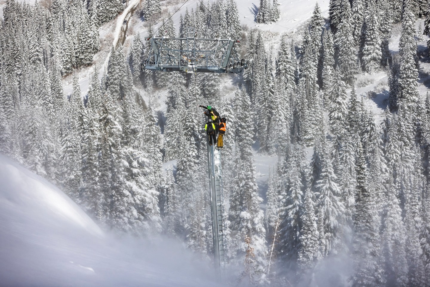 lifties on tower, Sunnyside lift Alta