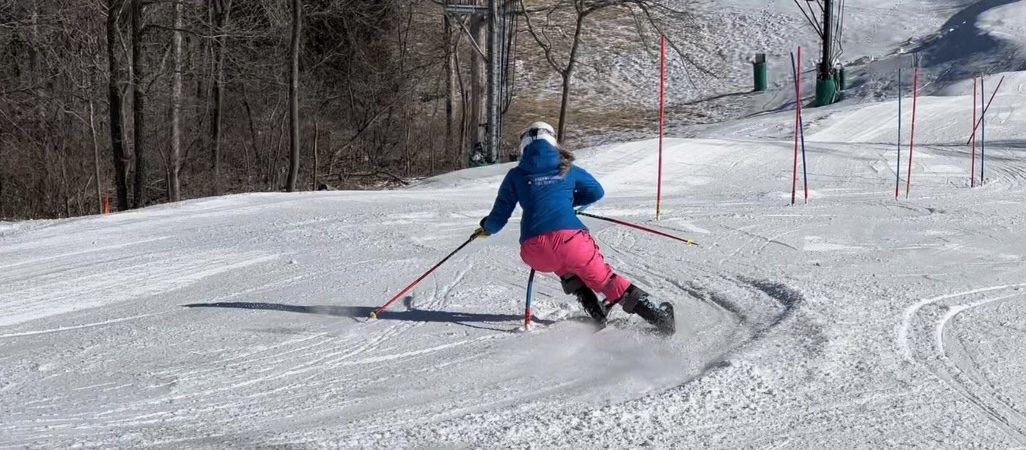 slalom skiing