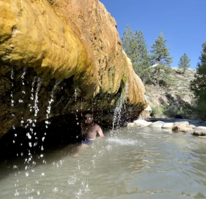 Hot spring chilling 