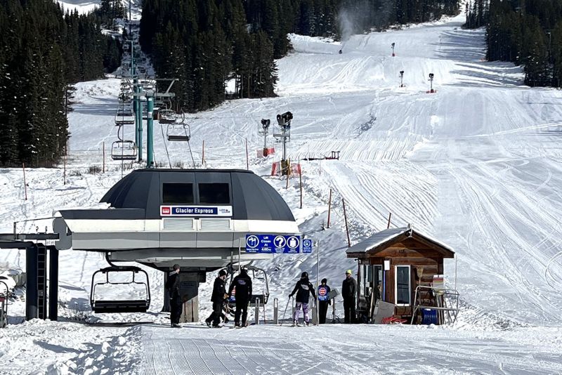 Canada Ski Season Start in Banff