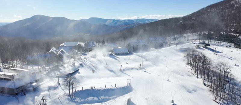 wintergreen resort virginia with snow guns blowing fresh snow on pistes