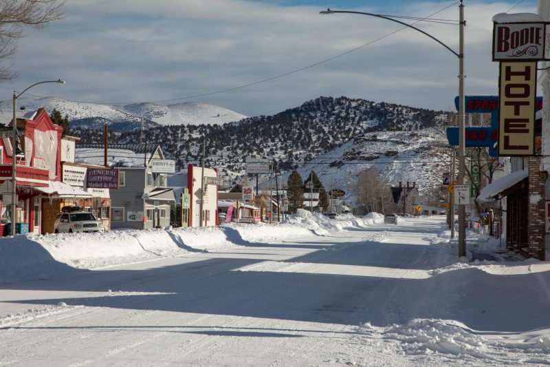 The town of Bridgeport, CA, in winter