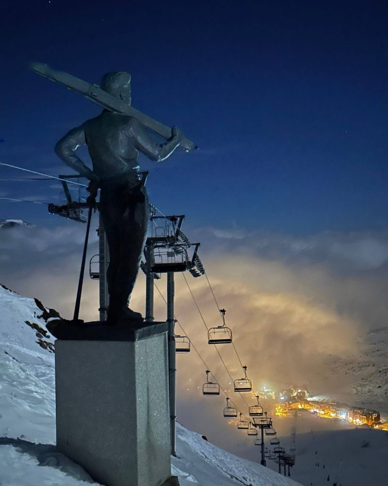 Monument at the top of the Pas de la Casa lift at Grandvalira