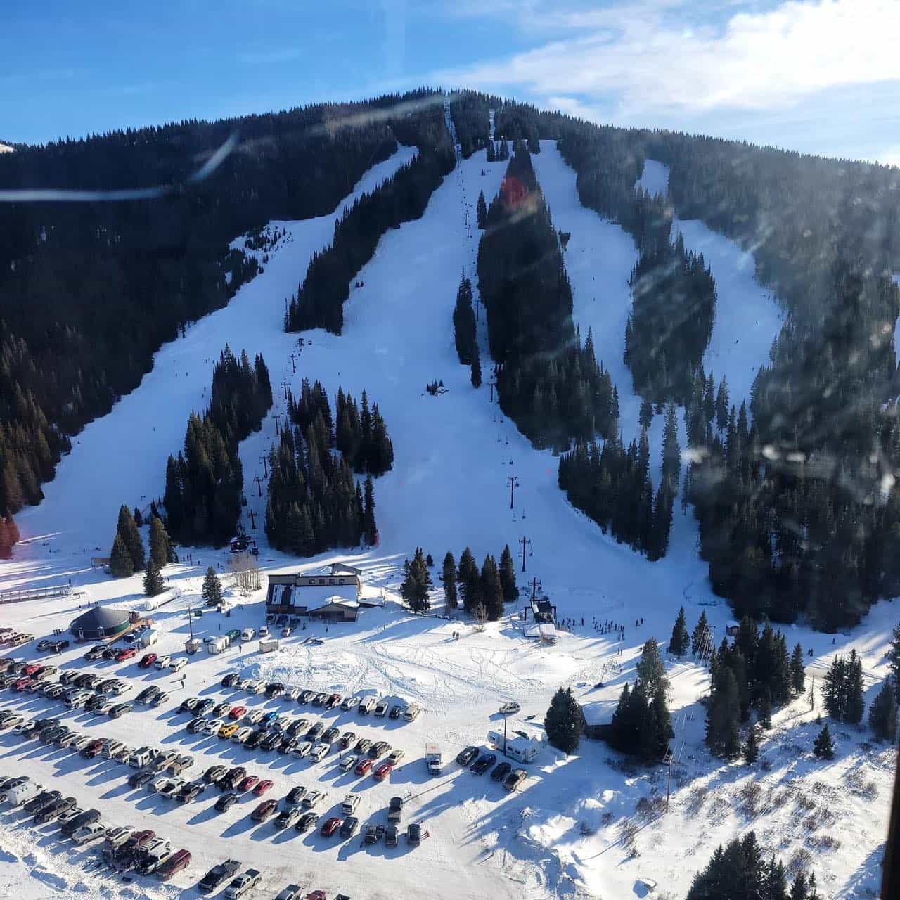 Antelope butte Wyoming slopes where kids ski free