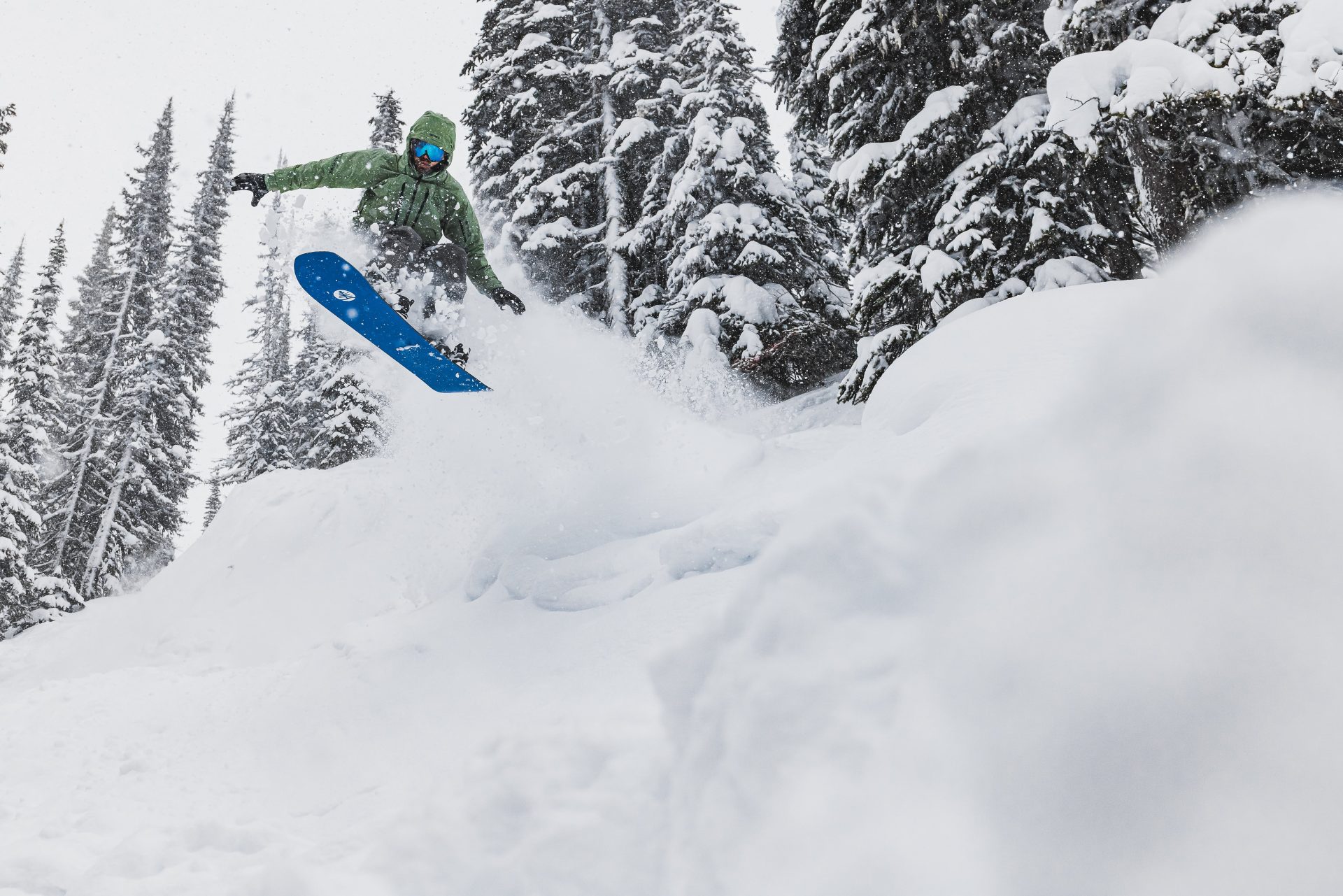 Snowboarding at Revelstoke Mountain Resort