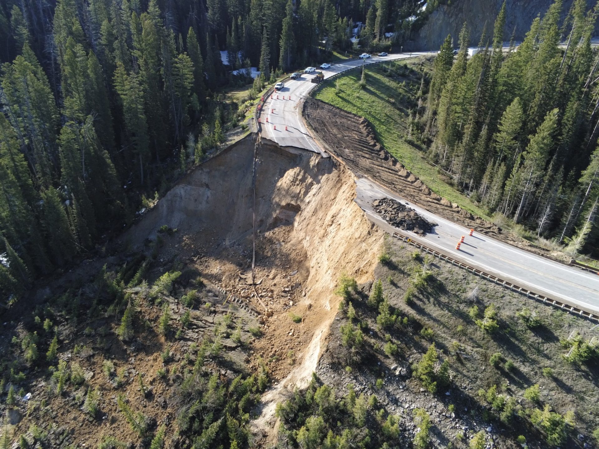 teton pass closed