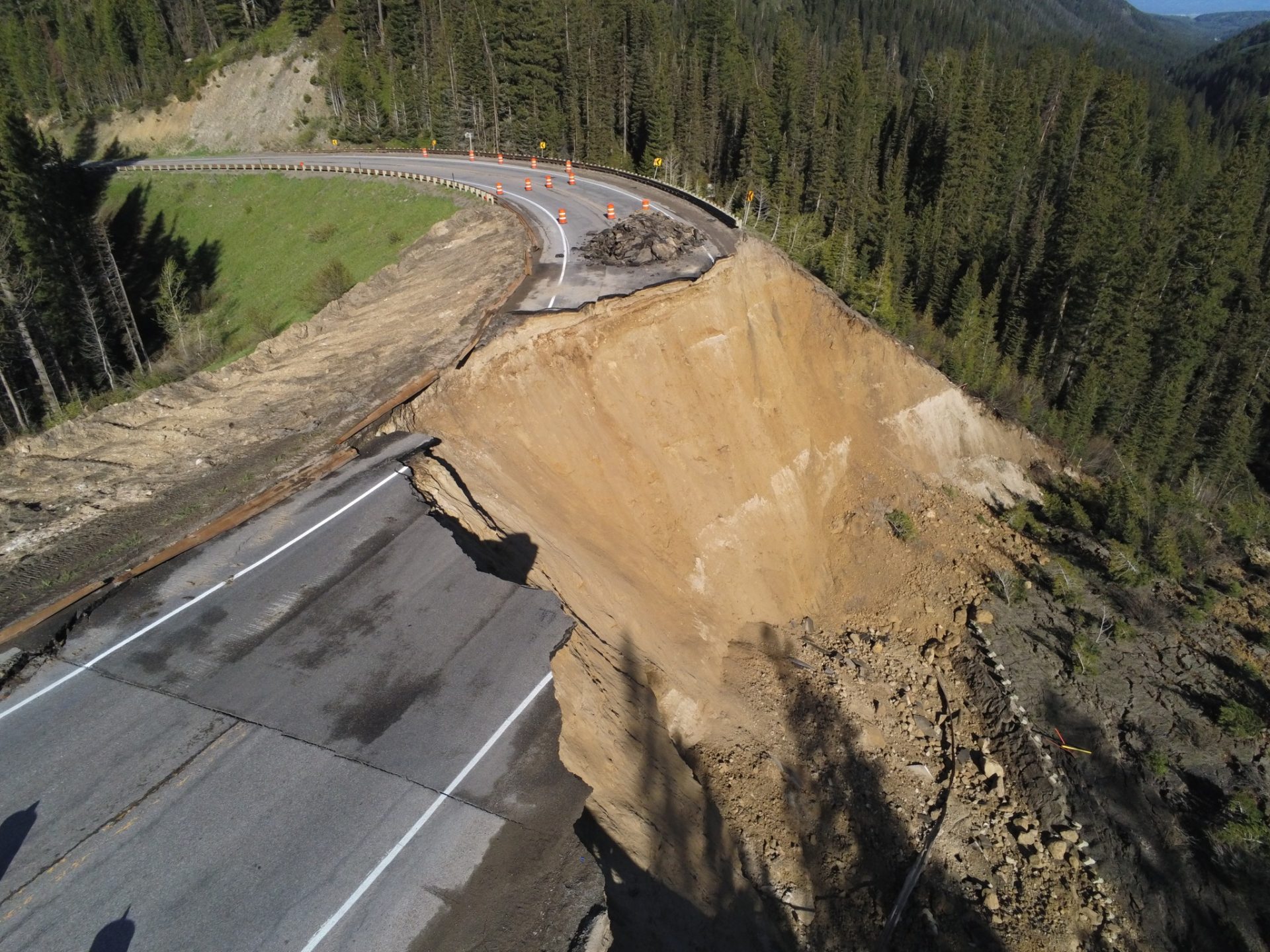teton pass closed