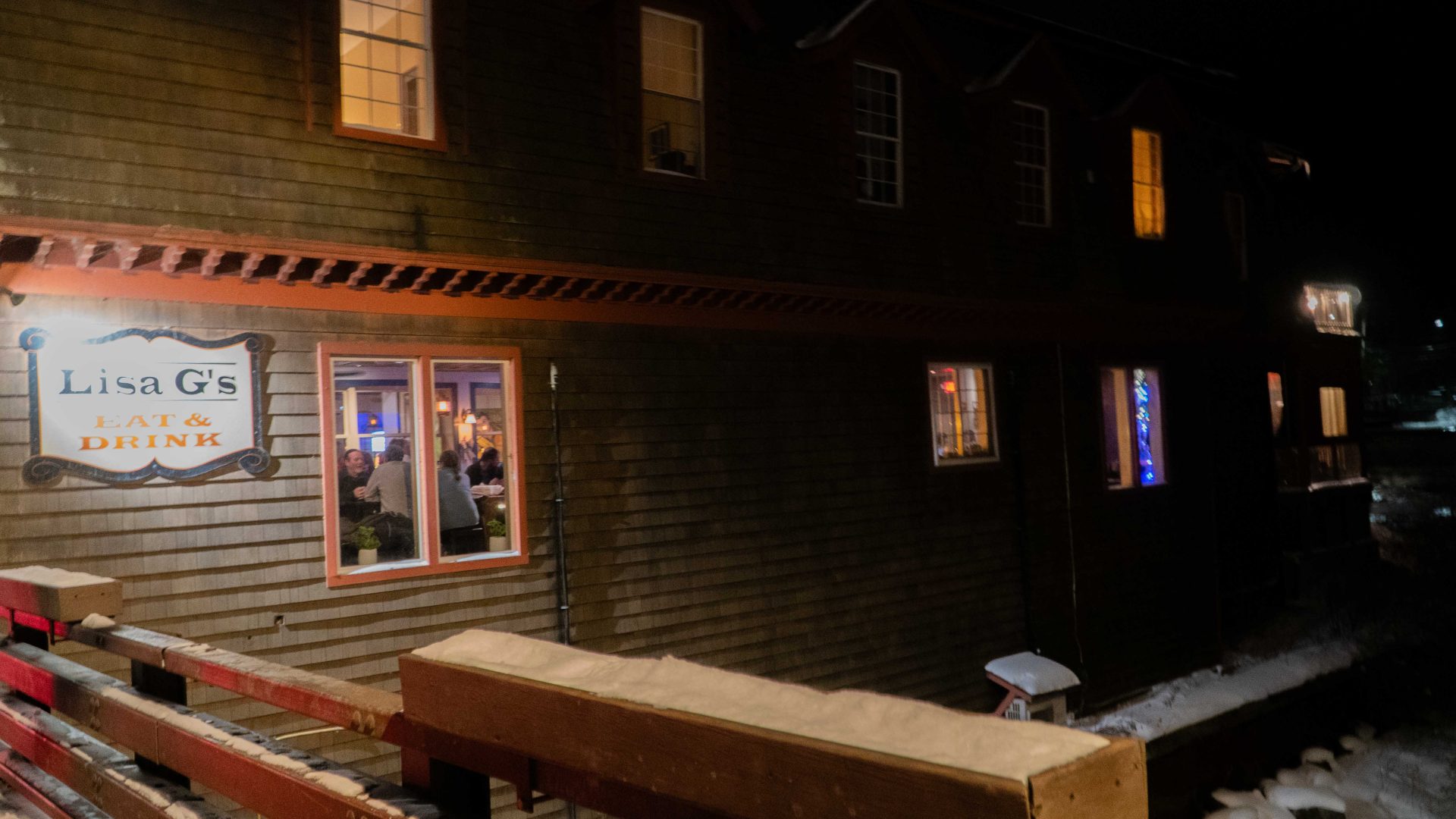 Lisa G's Exterior