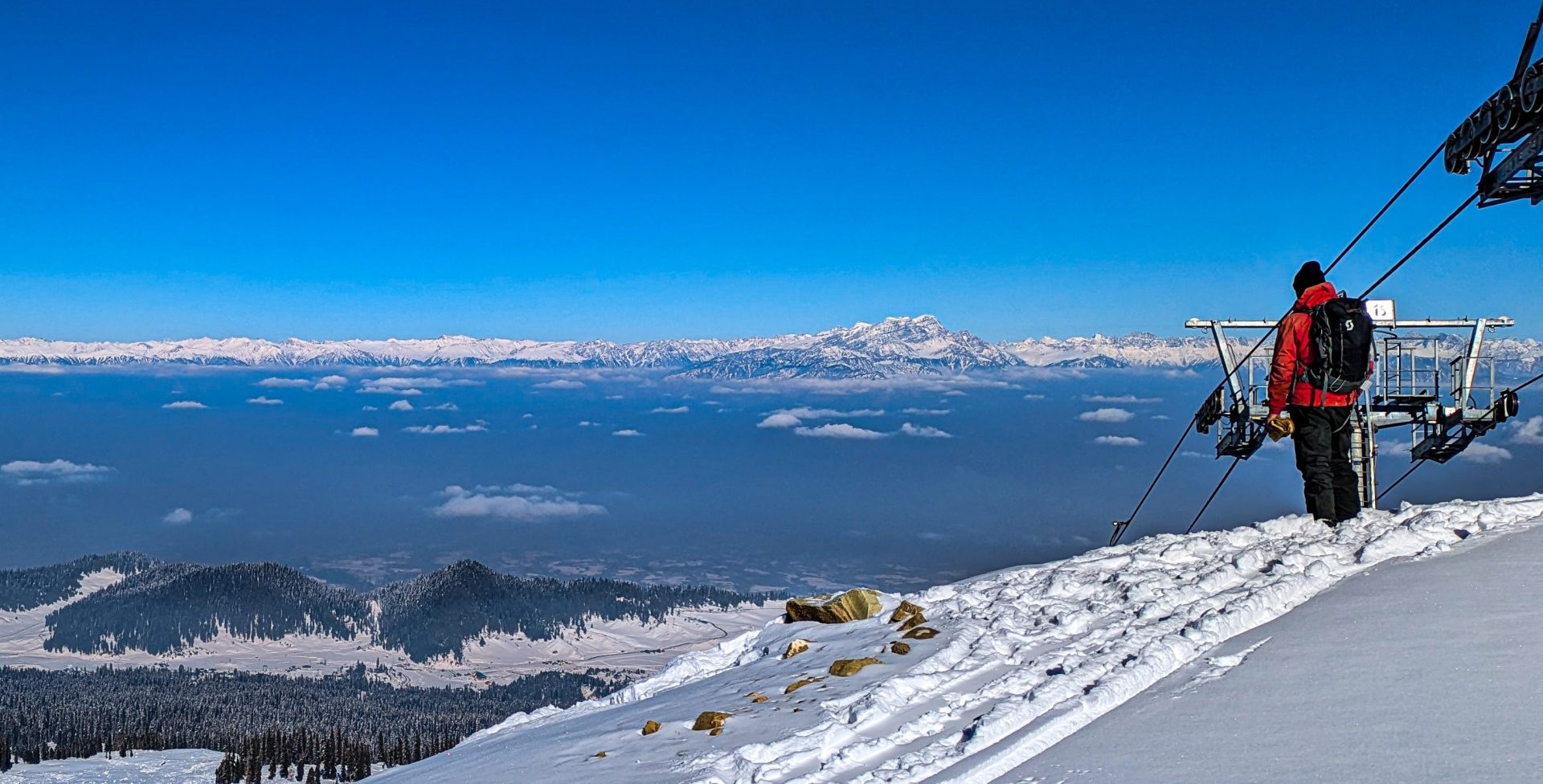 View of the Himalayan Mountains via Gulmarg Photo: Algird Zalpys