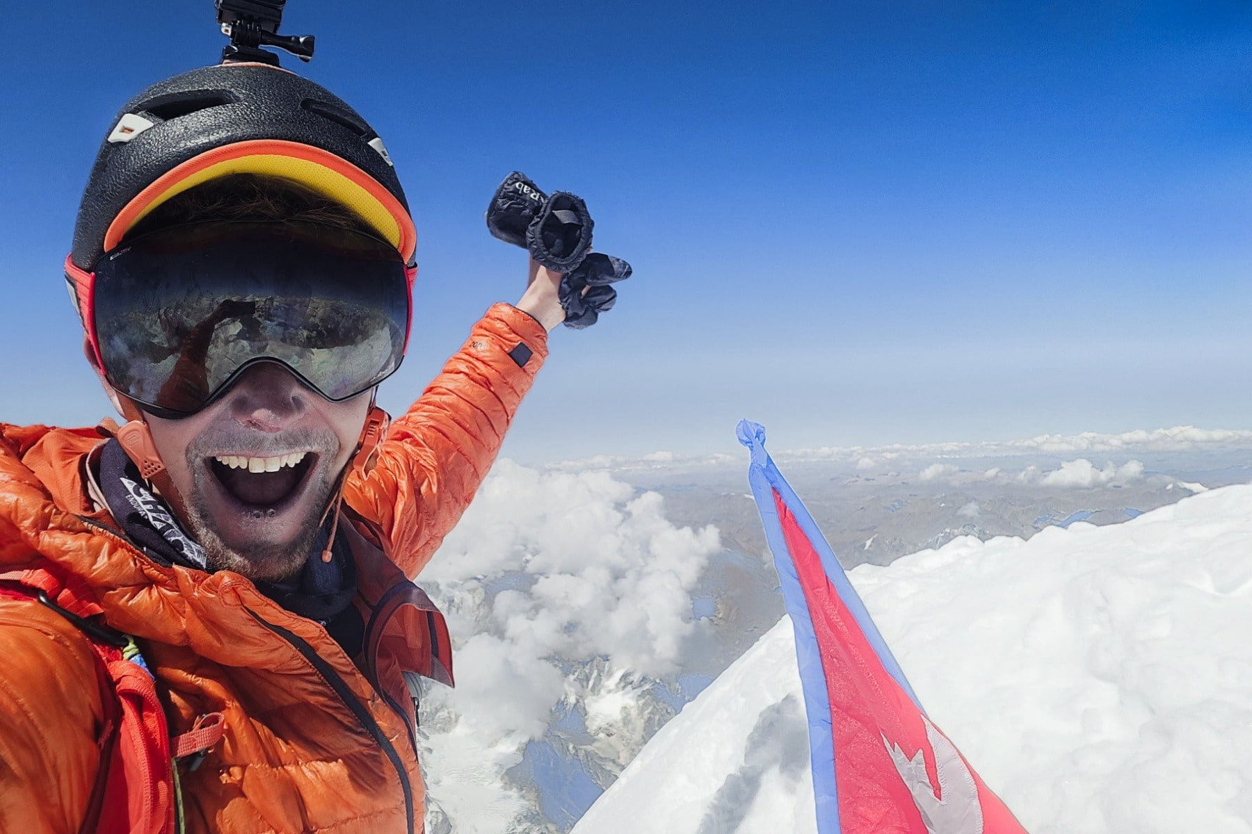 Tyler Andrews attempts FKT for Everest